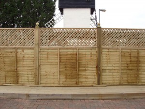 Evergreen Larch Fence Panels With Trellis